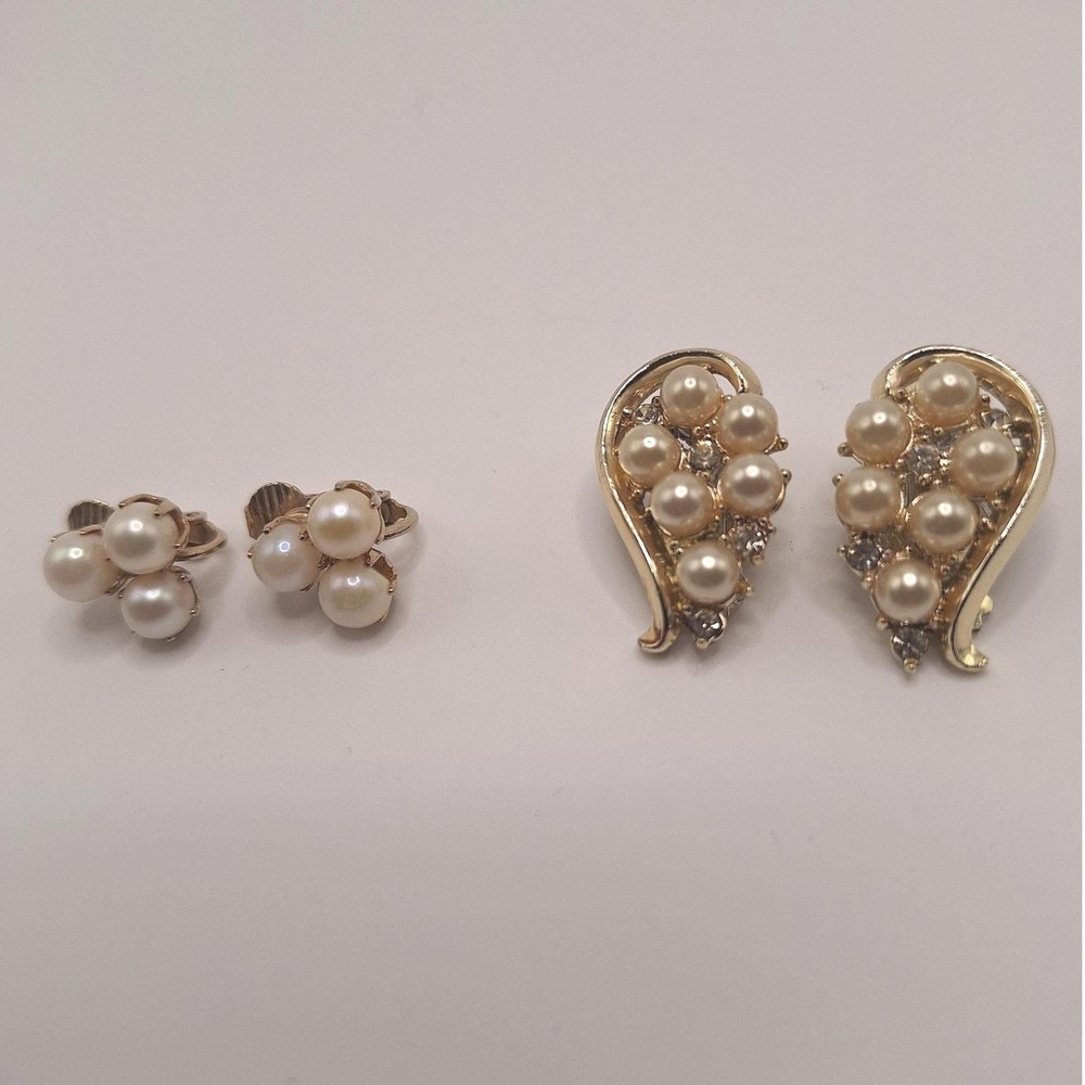 Vintage faux pearl earrings clip on in gold tone set of 2